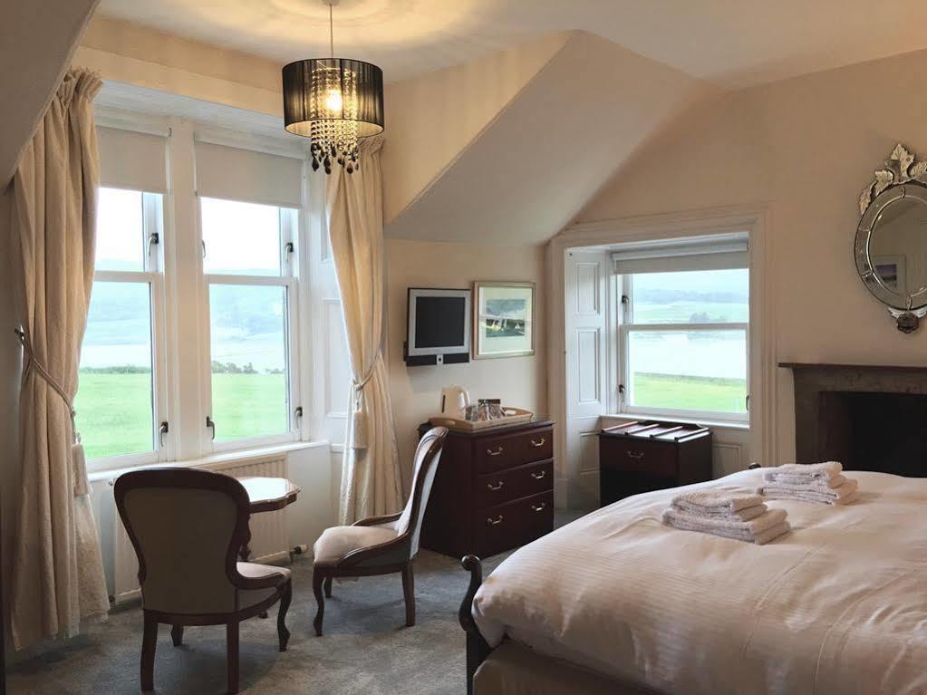 The Colintraive Hotel Екстериор снимка